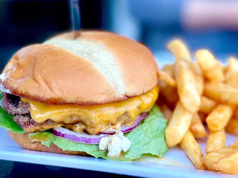 Cairde Cheeseburger