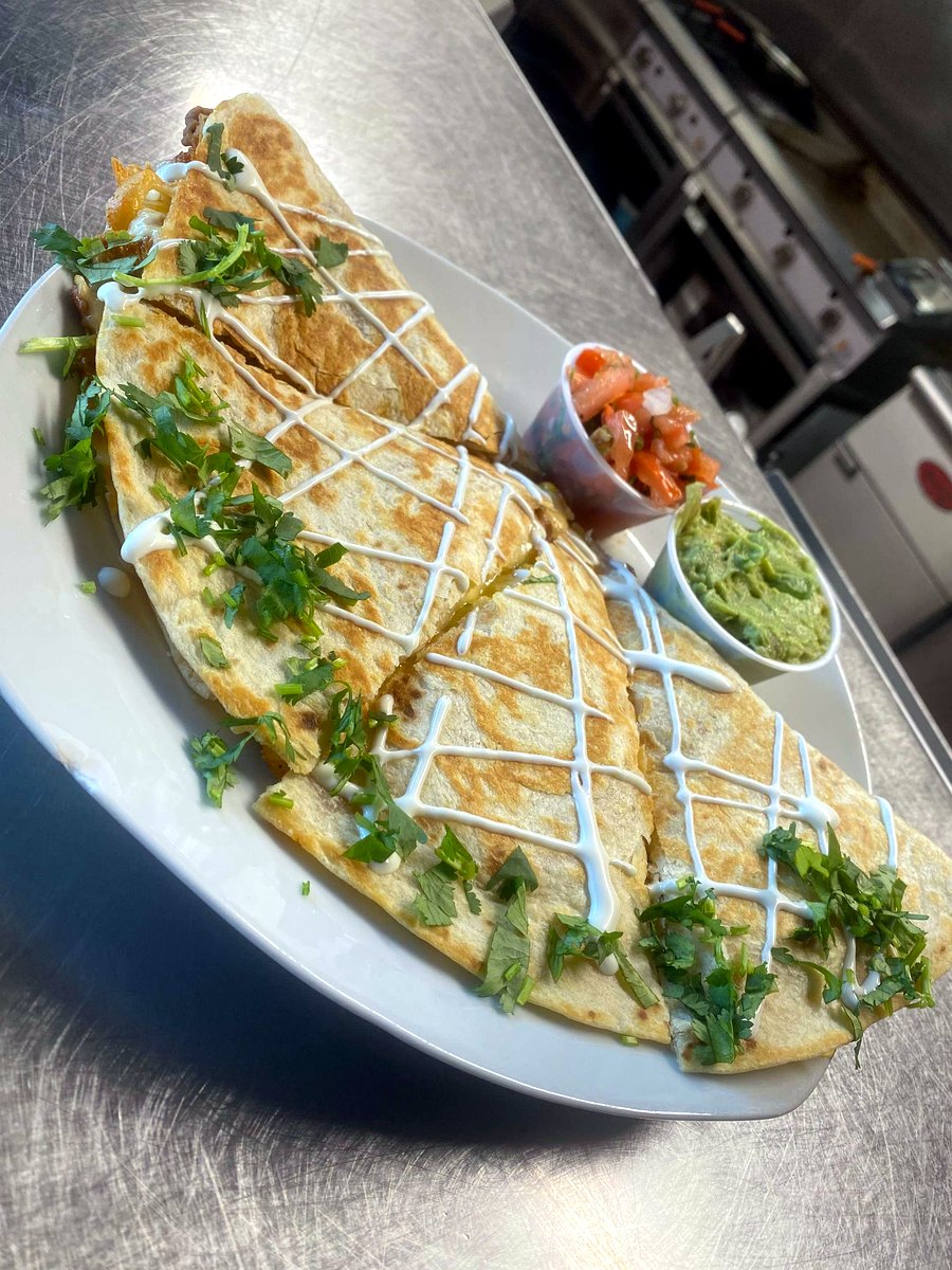 Chicken Quesadilla at Cairde Public House