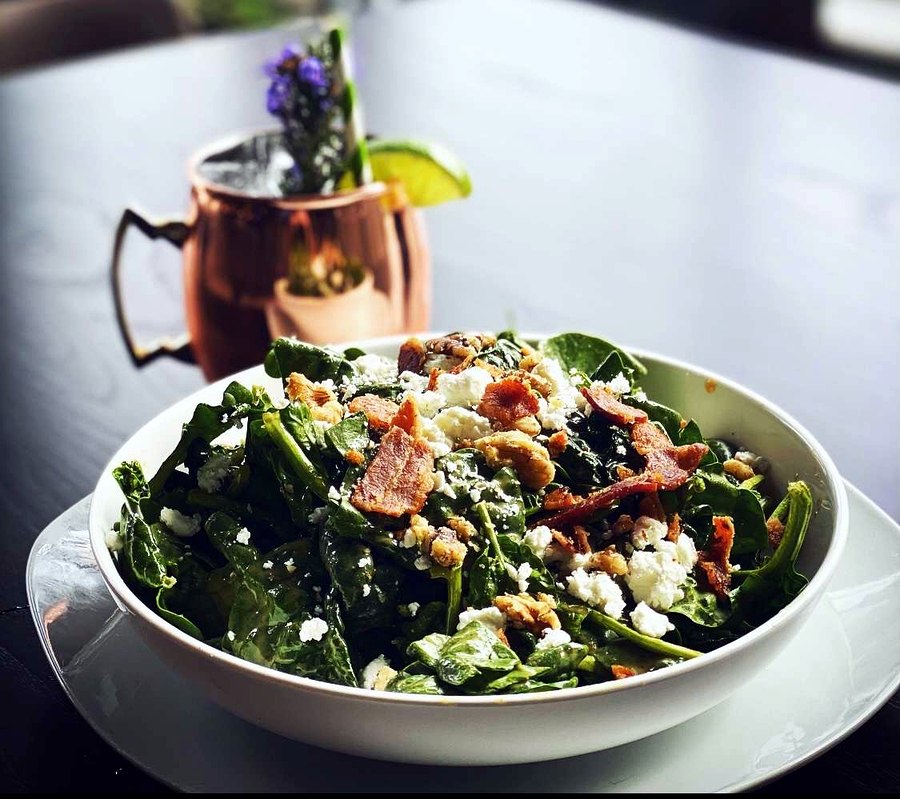 Spinach Salad at Cairde Public House